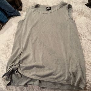 (3fir$15)Greenish/grey top